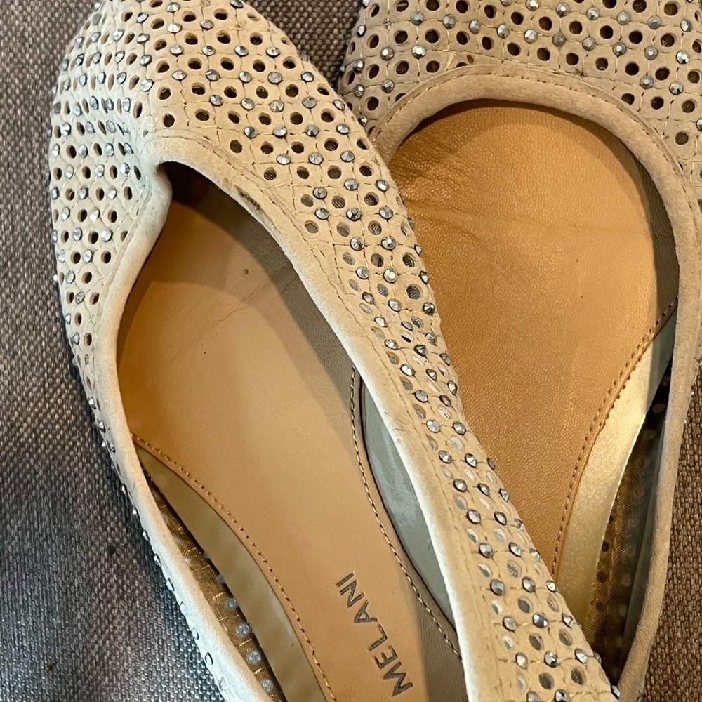 Like New Antonio Melani Tan Leather Perforated Crystal Detail Ballerina Flats 7! - Picture 4 of 14